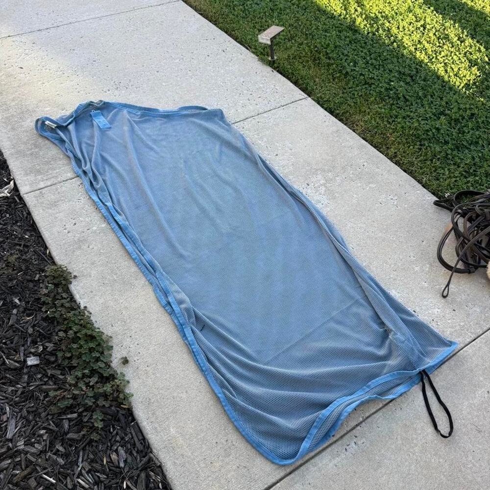 Blue mesh horse sheet